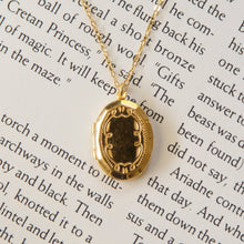 Load image into Gallery viewer, Vintage Oval Locket Necklace
