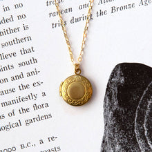 Load image into Gallery viewer, Vintage Mini Round Locket Necklace