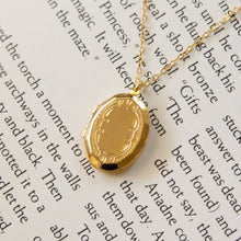 Load image into Gallery viewer, Vintage Oval Locket Necklace