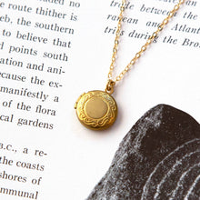 Load image into Gallery viewer, Vintage Mini Round Locket Necklace