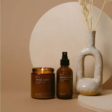 Load image into Gallery viewer, Oakmoss + Amber Candle