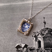 Load image into Gallery viewer, Vintage Picture Frame Necklace
