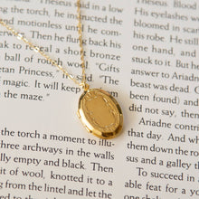 Load image into Gallery viewer, Vintage Oval Locket Necklace
