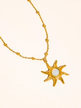 Load image into Gallery viewer, Aster Sun Pendant Chain Necklace
