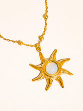 Load image into Gallery viewer, Aster Sun Pendant Chain Necklace
