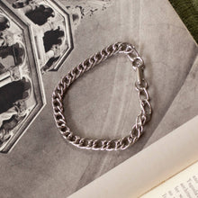 Load image into Gallery viewer, Vintage Silver Textured Curb Chain Bracelet
