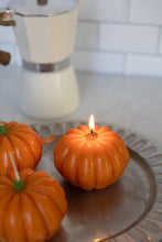 Load image into Gallery viewer, Fall Pumpkin Candles 
