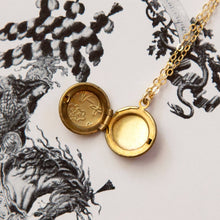 Load image into Gallery viewer, Vintage Mini Floral Round Locket Necklace
