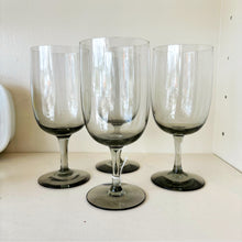 Load image into Gallery viewer, Smoked Wine Glass Set
