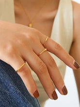 Load image into Gallery viewer, Rowen Band Ring
