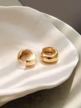Load image into Gallery viewer, Blythe Classic Hoop Earring
