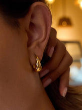 Load image into Gallery viewer, Sol Star Hoop Earring
