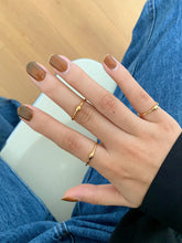 Load image into Gallery viewer, Rowen Band Ring
