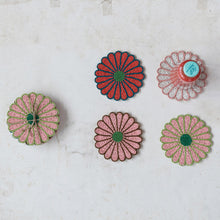 Load image into Gallery viewer, Beaded Flower Coaster Set
