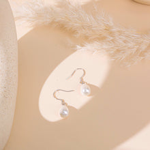 Load image into Gallery viewer, Silver Teardrop Pearl Earrings

