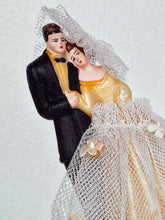 Load image into Gallery viewer, Wedding Cake Topper No.1 Greeting Card: Individual
